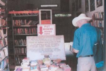 Suspect observed in Mexico ~  Beer Bob's Book Exchange, Barra de Navidad. 